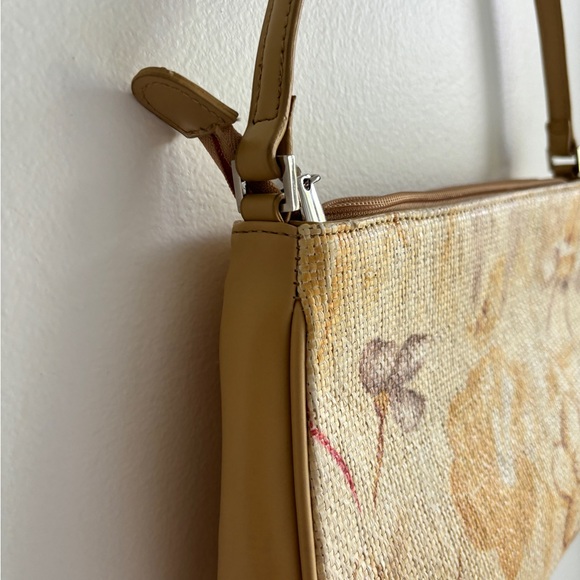 ❗️SOLD!!! - Vintage Floral Caramel Leather Shoulder Bag - Picture 7 of 9
